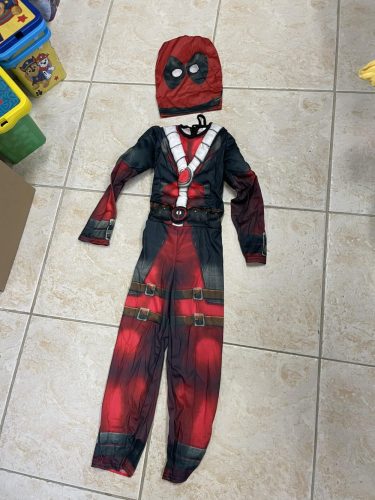 Deadpool izmosított jelmez maszkkal