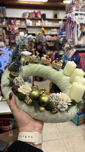 Adventi koszorú , vonatos