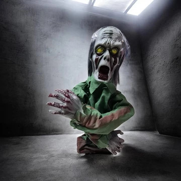 MOZGÓ,Hangot adó ZOMBI HALLOWEEN DEKORÁCIÓ VILÁGÍTÓ SZEMEKKEL – 60 CM