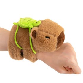 Csuklóra tehető Capybara plüss több minta